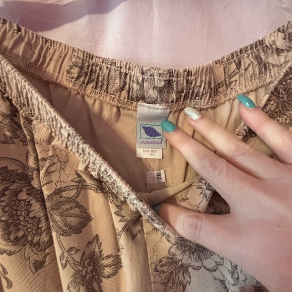 Junonia Tan and Brown Floral Straight Leg Capris with Elastic Waistband - Picture 6 of 15